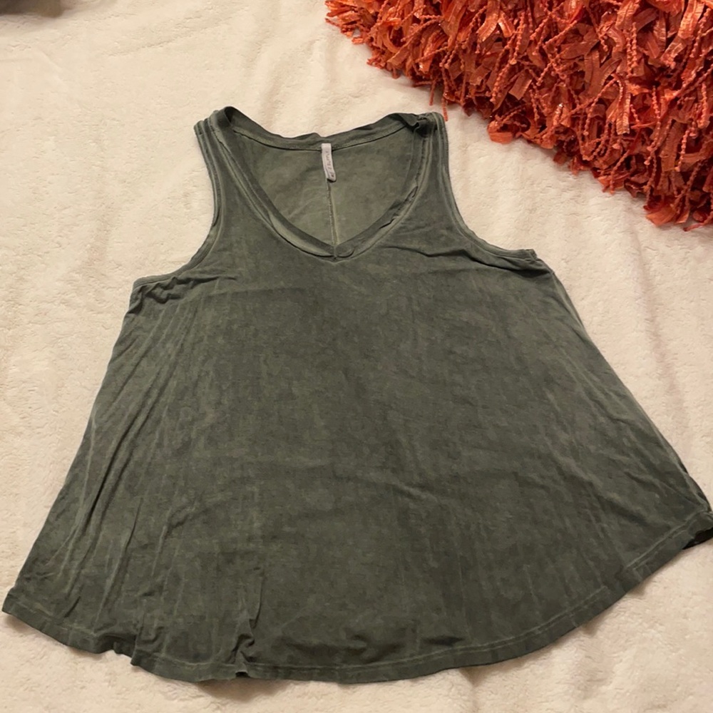 Z Supply v neck tank